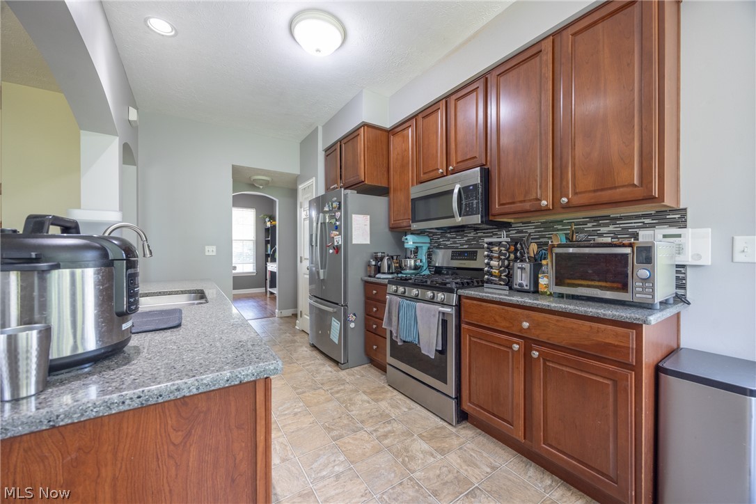 8856 Oakbrook Circle