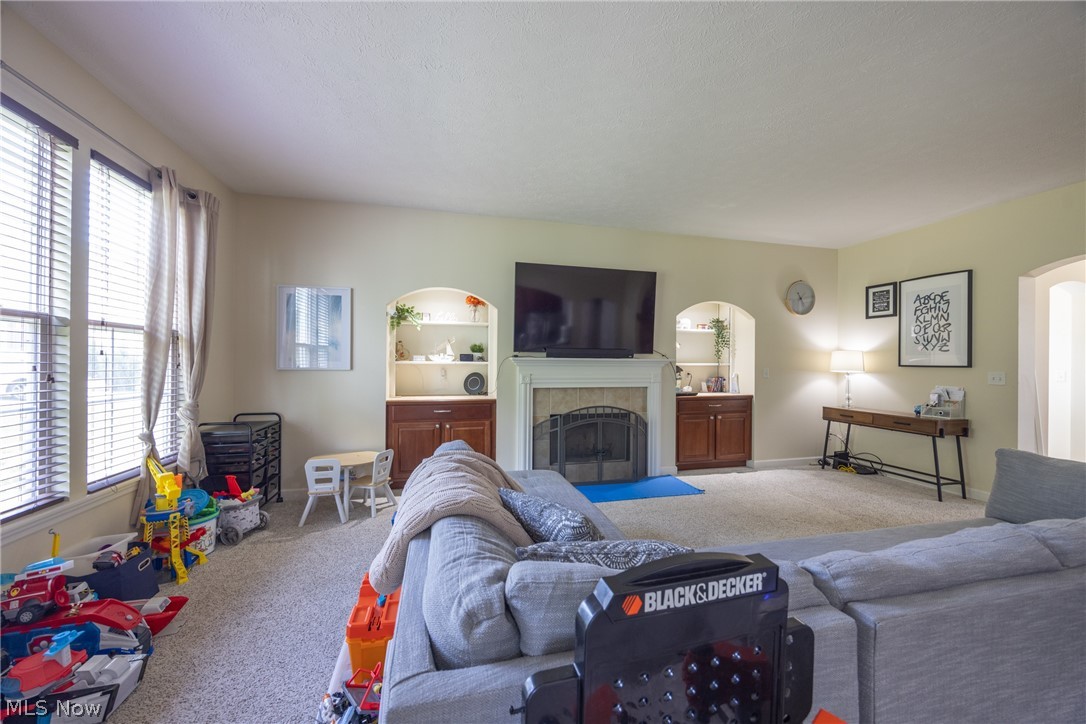 8856 Oakbrook Circle