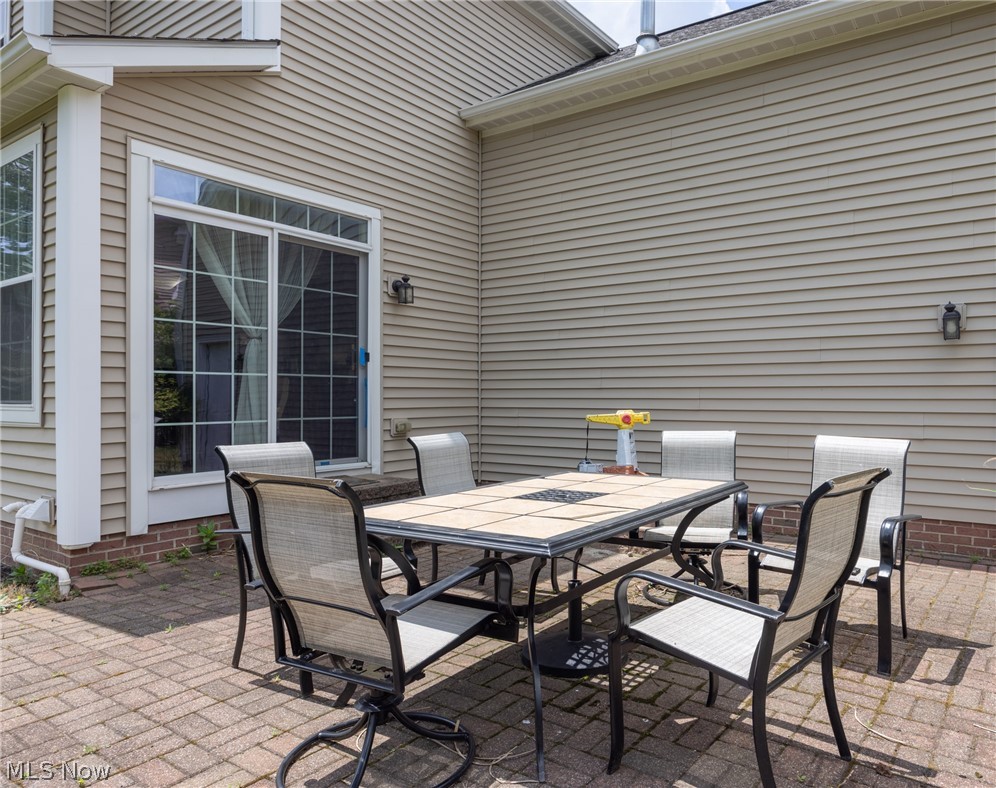 8856 Oakbrook Circle