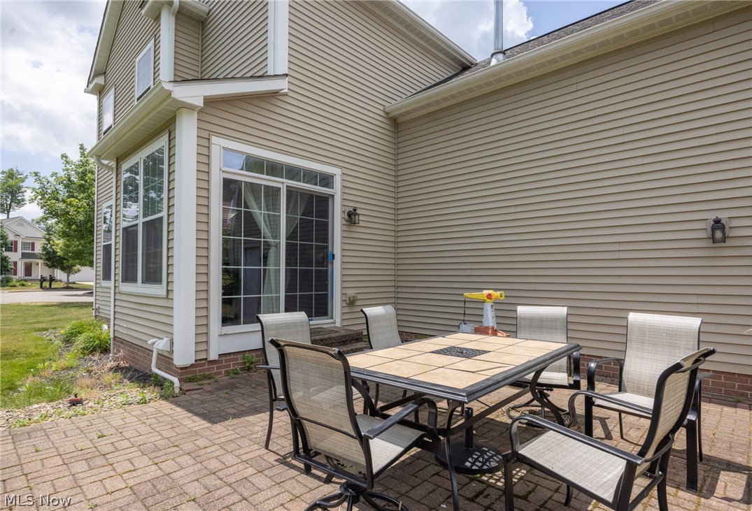 8856 Oakbrook Circle