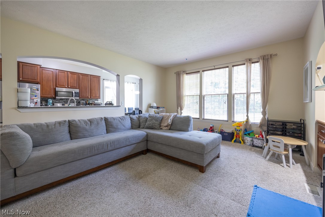 8856 Oakbrook Circle