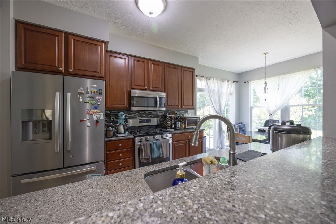 8856 Oakbrook Circle