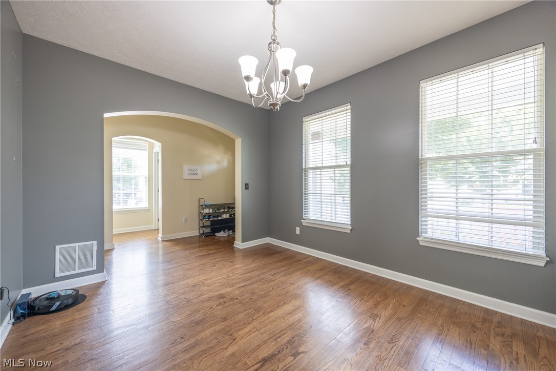 8856 Oakbrook Circle