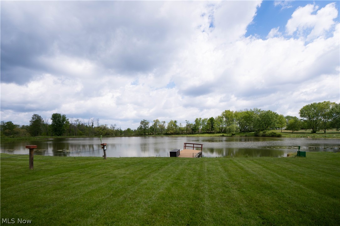 4544 Lakeknoll Street