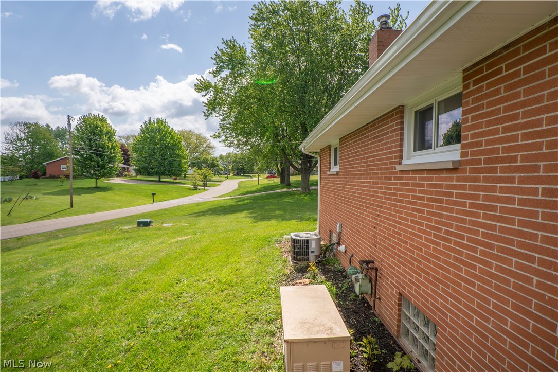 4544 Lakeknoll Street