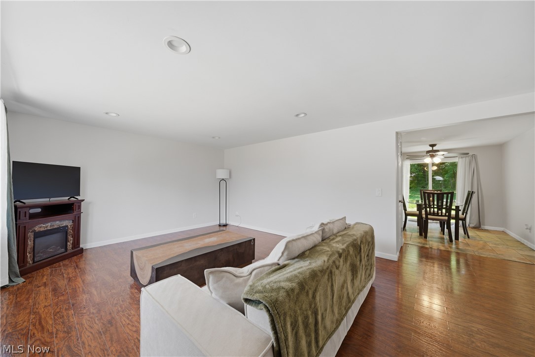 3825 34th Street NE