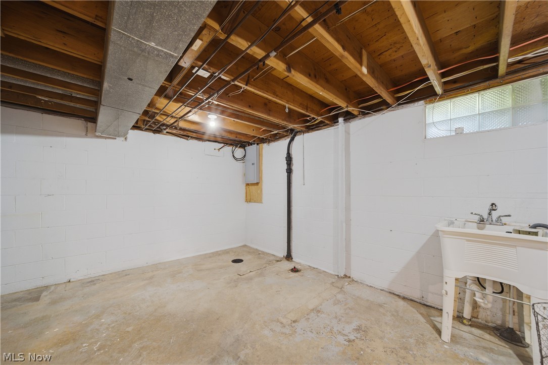 3825 34th Street NE