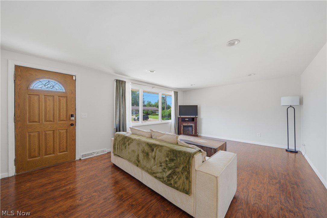 3825 34th Street NE