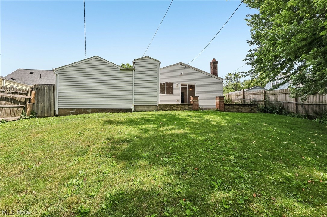 1666 Thornapple Avenue
