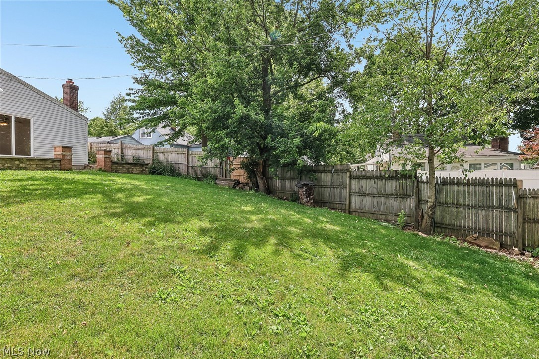 1666 Thornapple Avenue