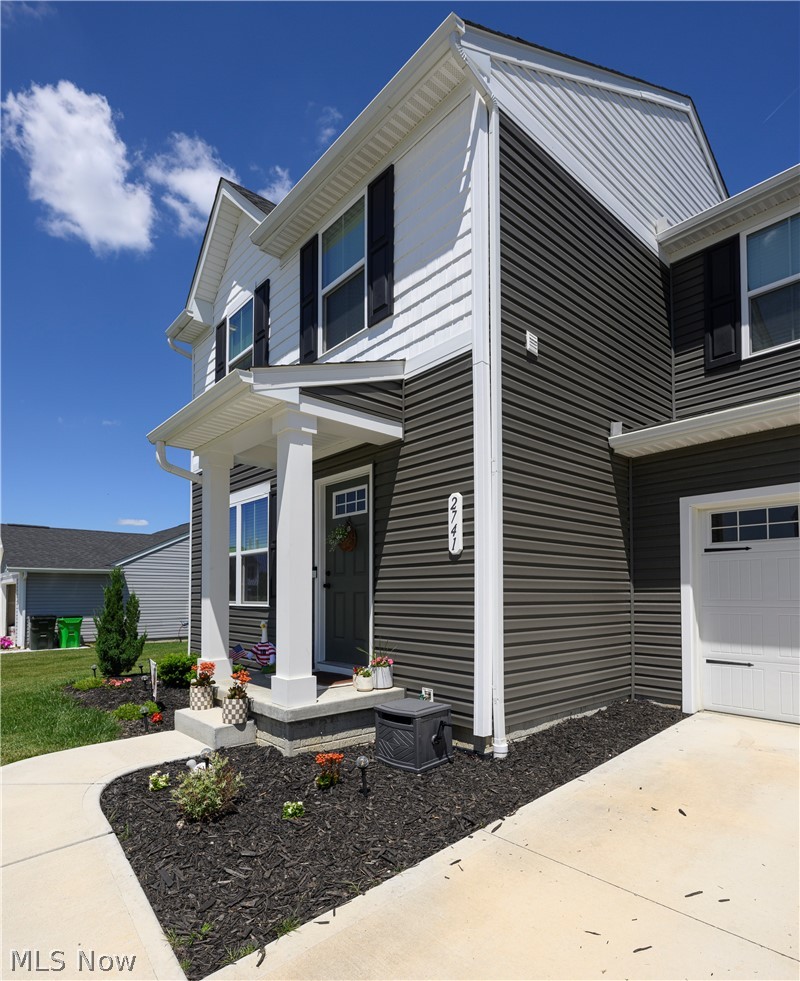 2741 Bishop Oval