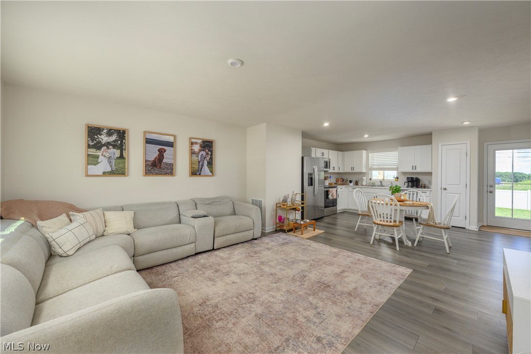 2741 Bishop Oval