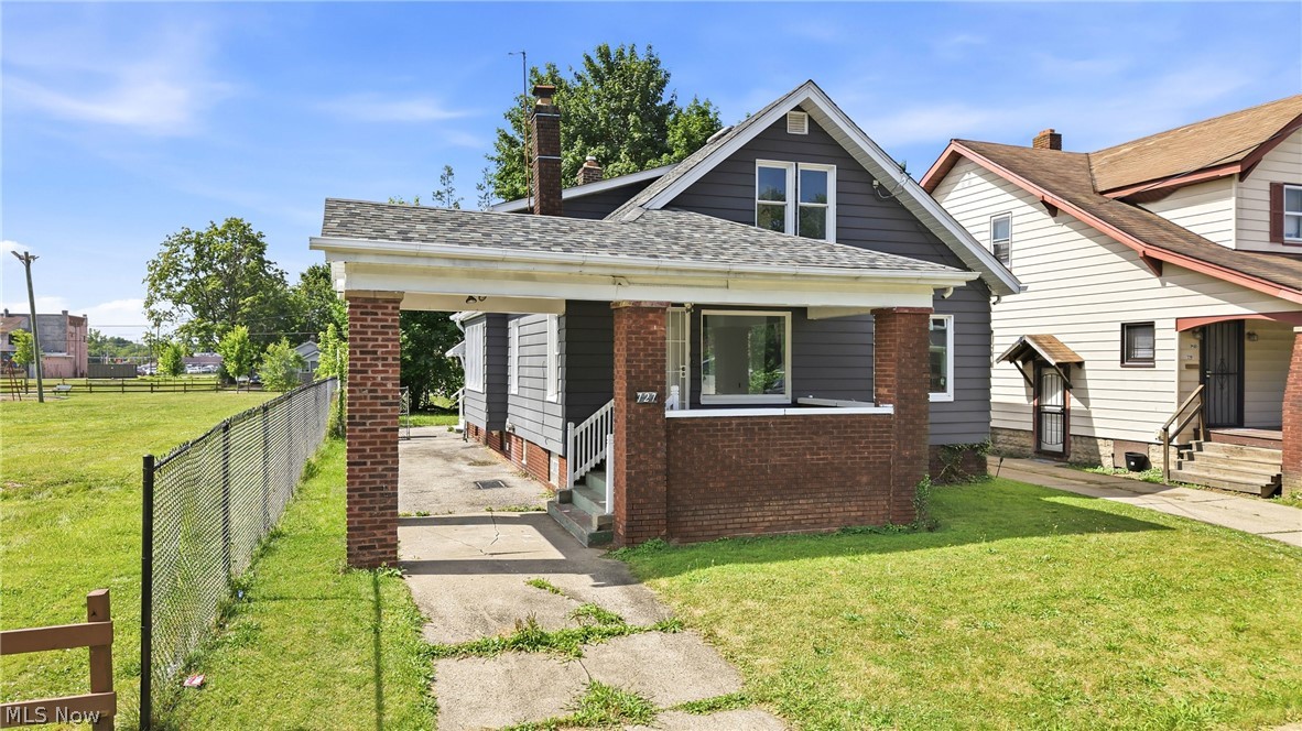 727 W Laclede Avenue