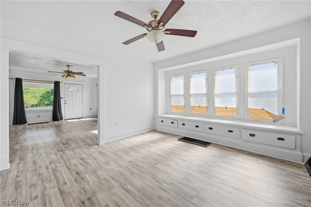727 W Laclede Avenue