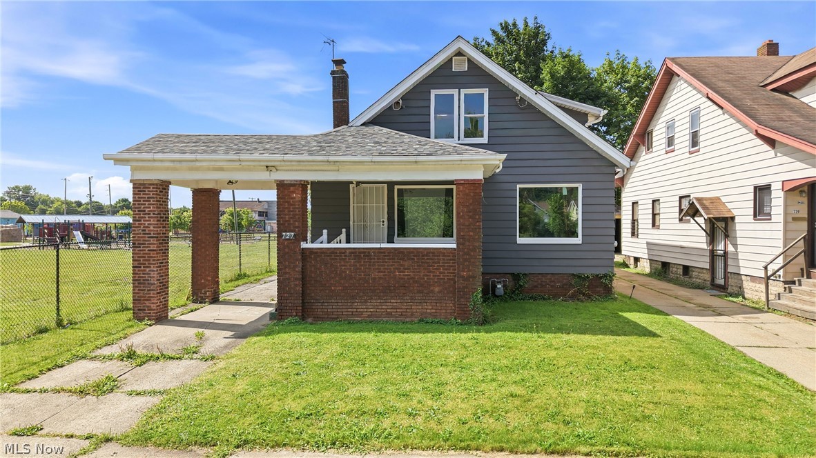 727 W Laclede Avenue