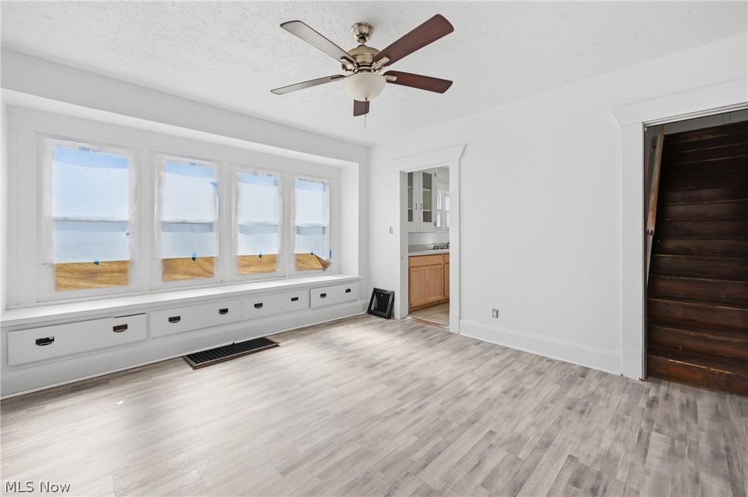 727 W Laclede Avenue