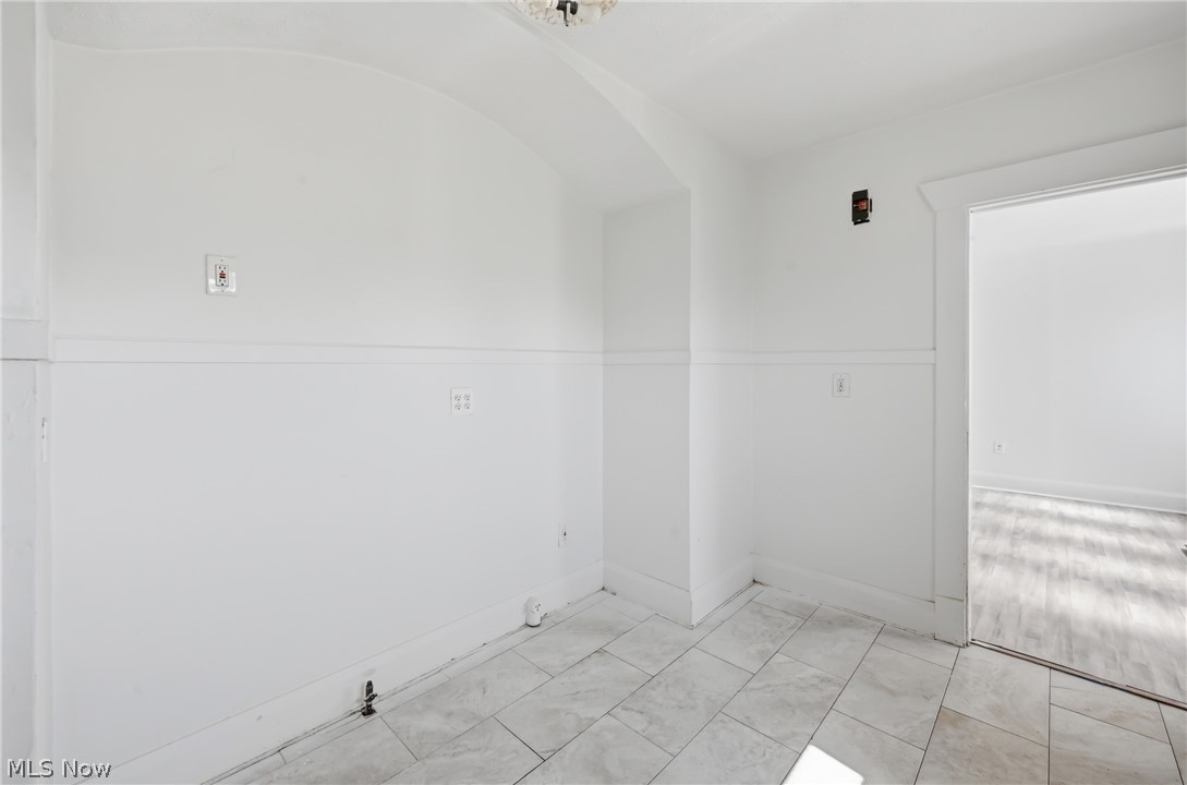 727 W Laclede Avenue