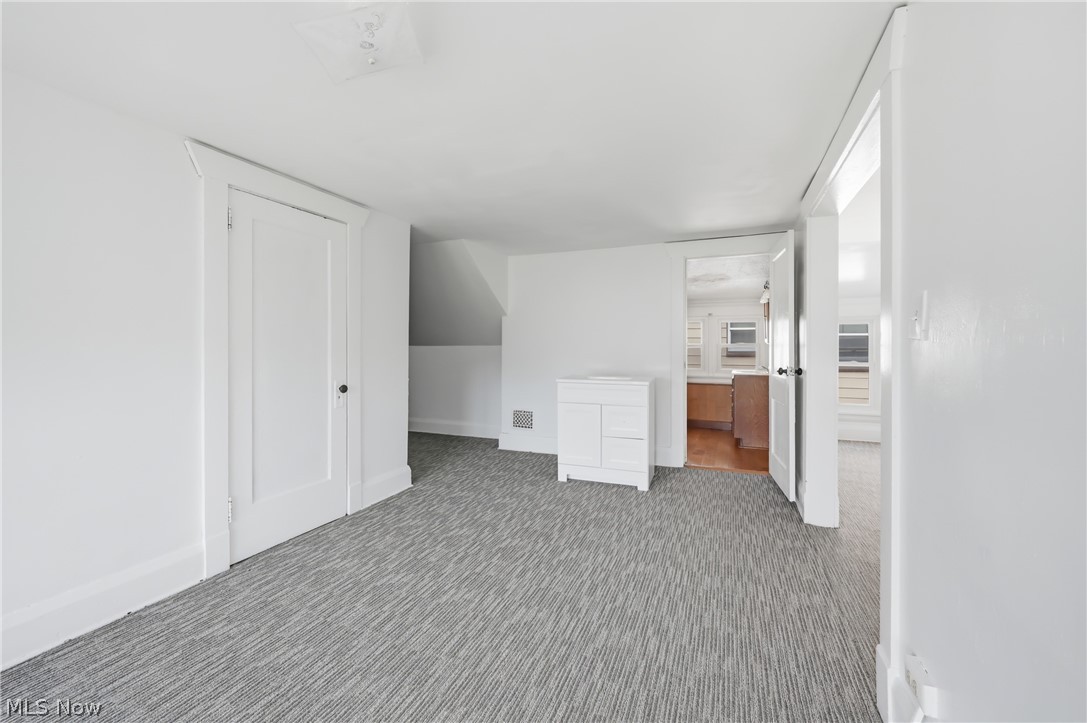 727 W Laclede Avenue