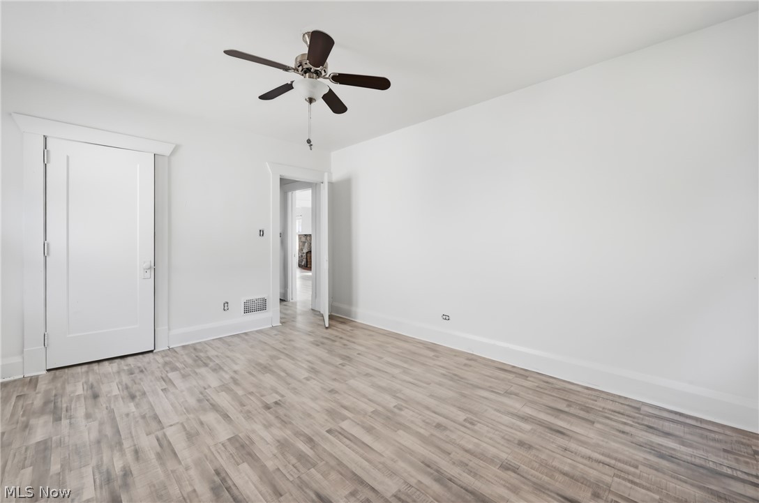 727 W Laclede Avenue