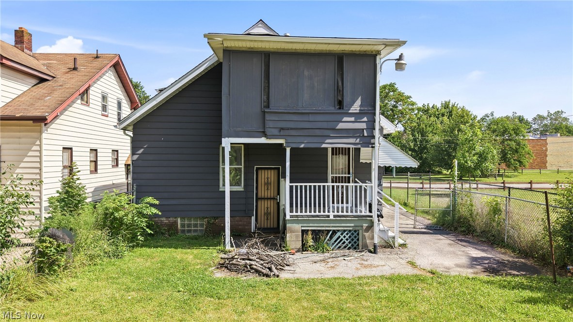727 W Laclede Avenue