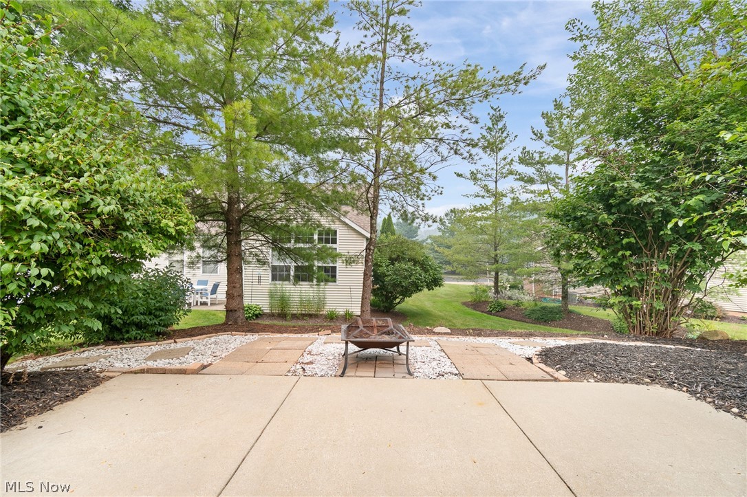 2823 Stratford Circle