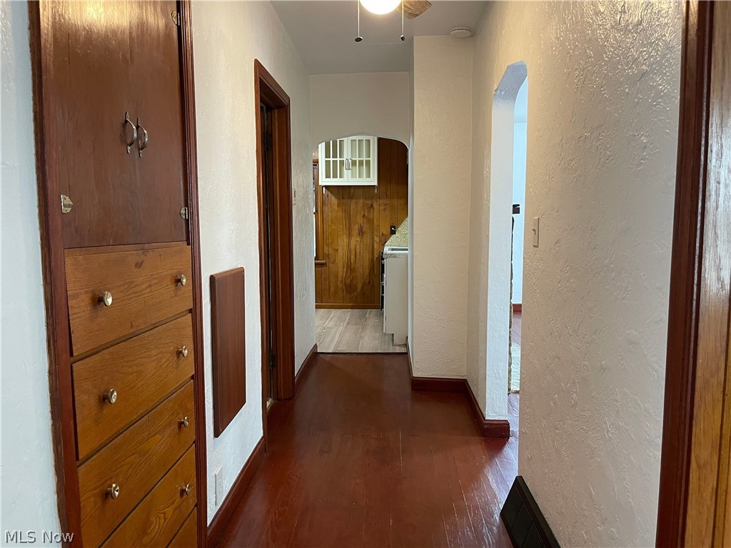 810 Highland Boulevard