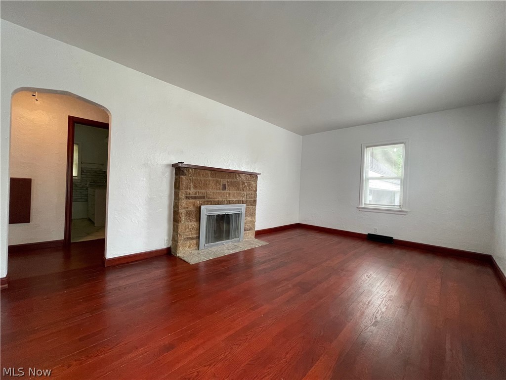 810 Highland Boulevard