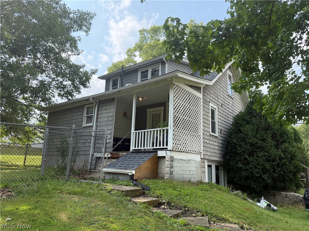 5806 Portage Street NW