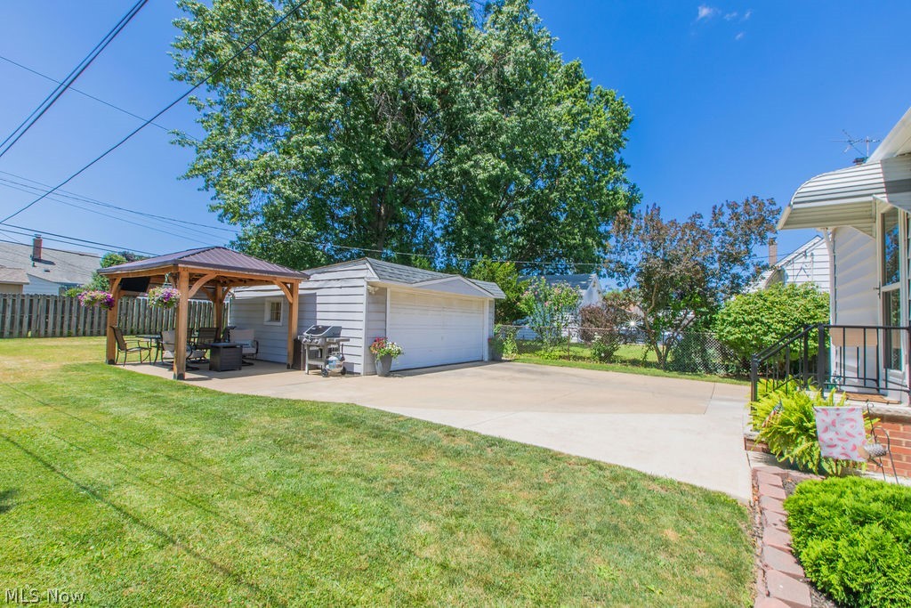 2322 Larchmont Drive