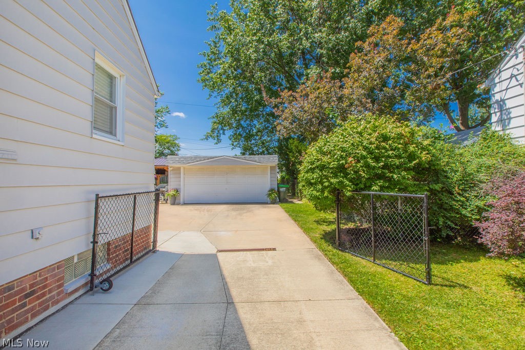 2322 Larchmont Drive