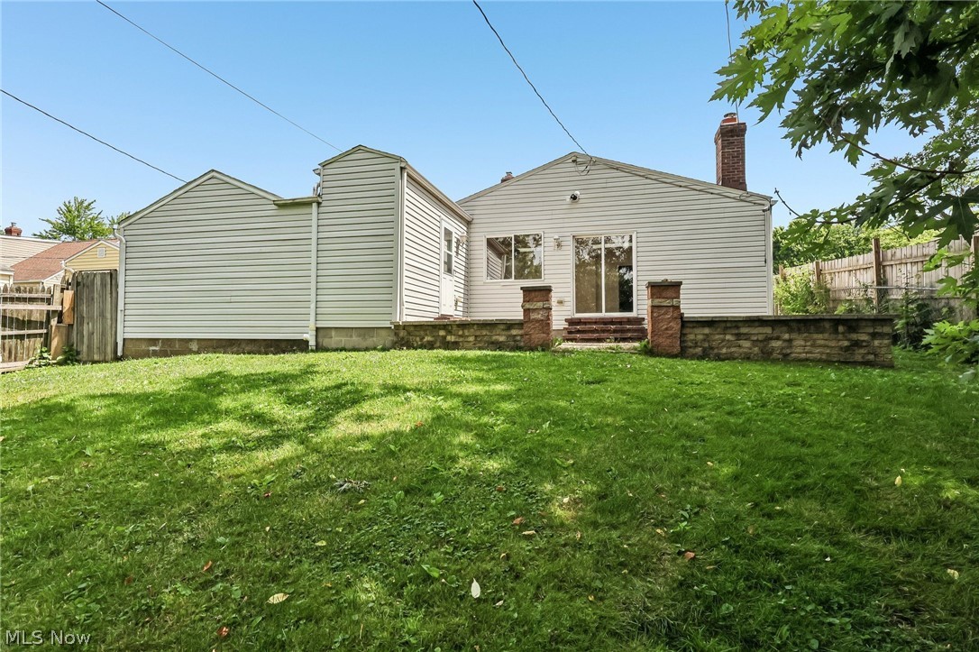 1666 Thornapple Avenue