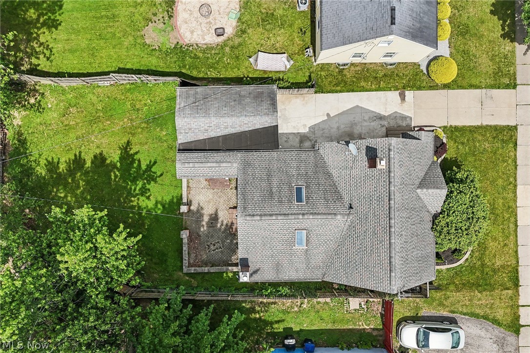 1666 Thornapple Avenue