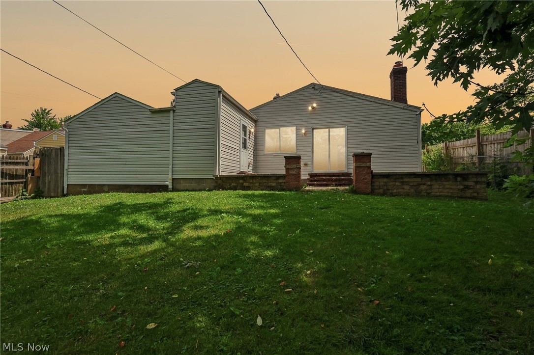 1666 Thornapple Avenue