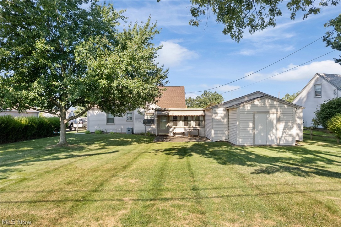 154 Hilltop Drive NW