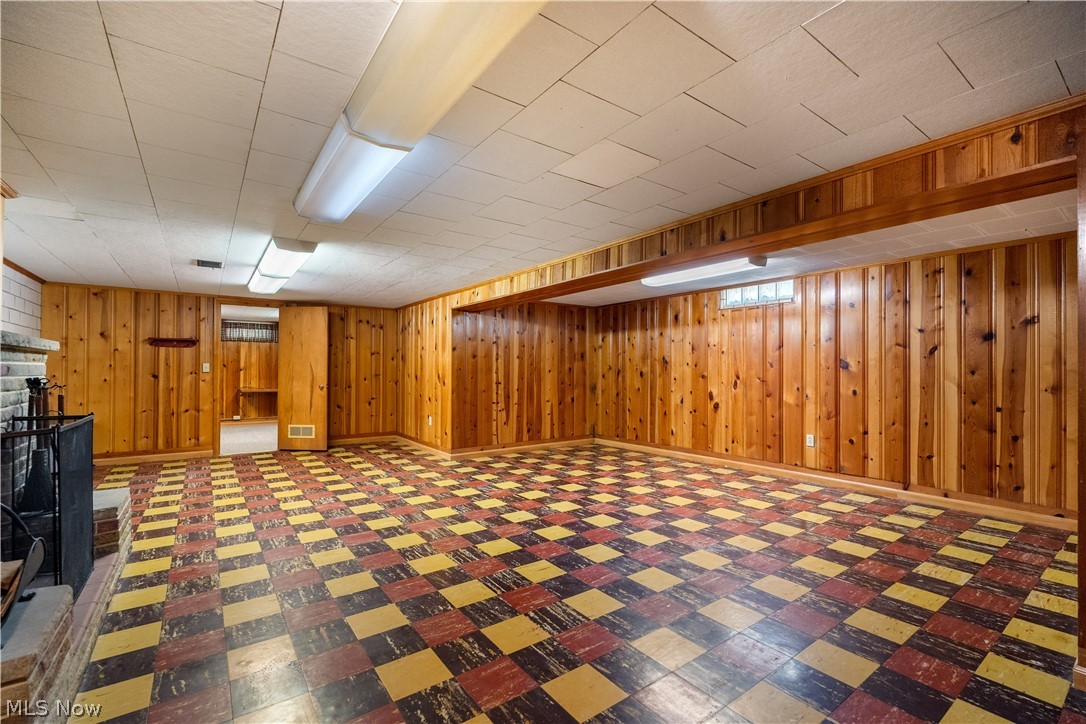 2133 Burbank Road