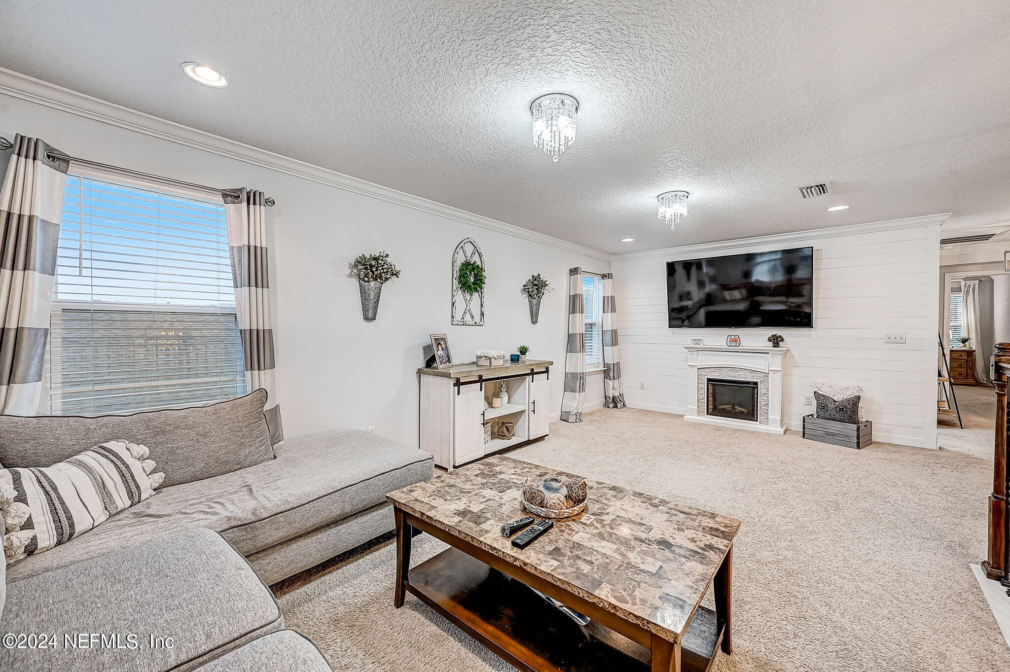 676 SHETLAND Drive