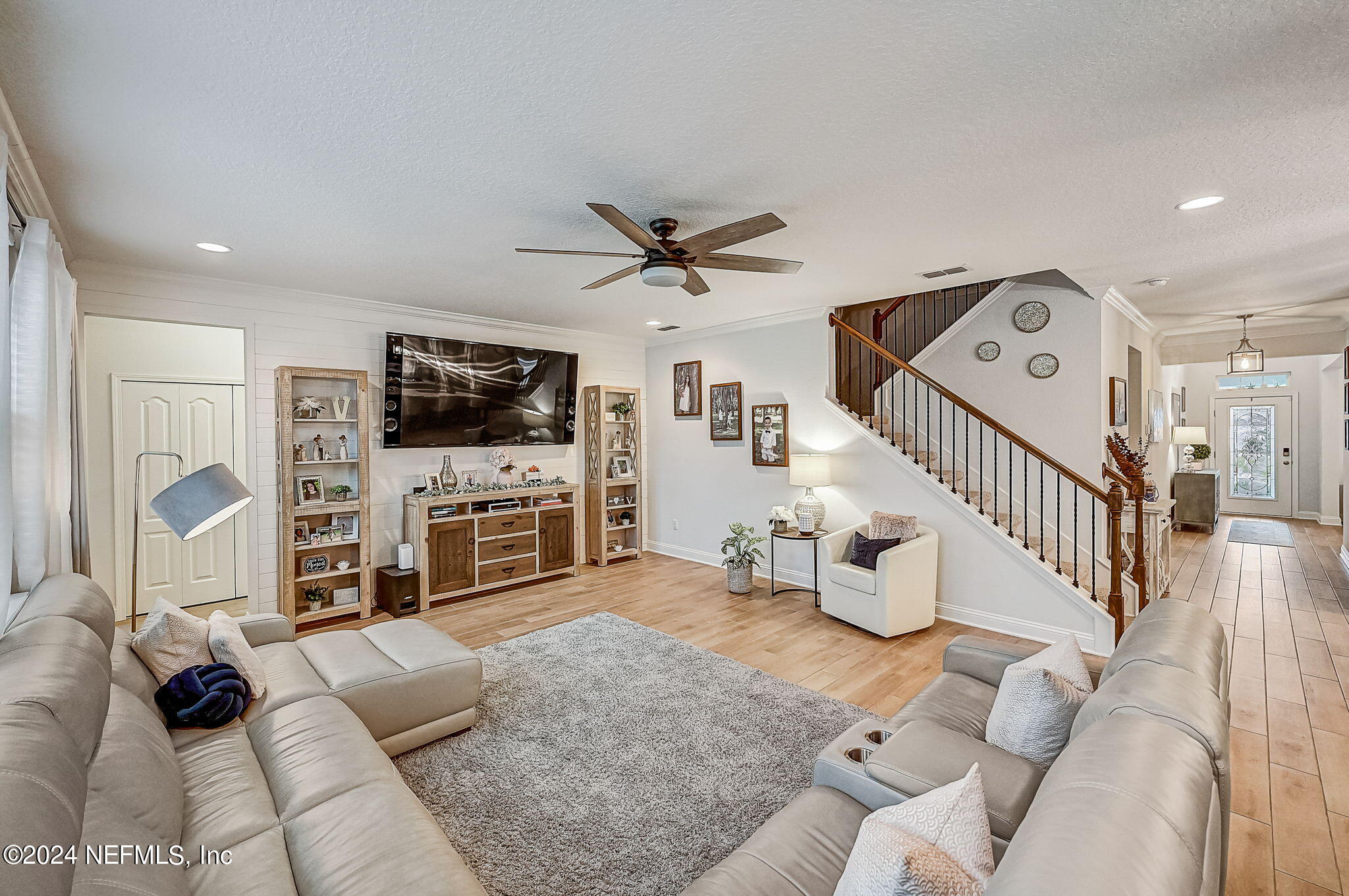 676 SHETLAND Drive