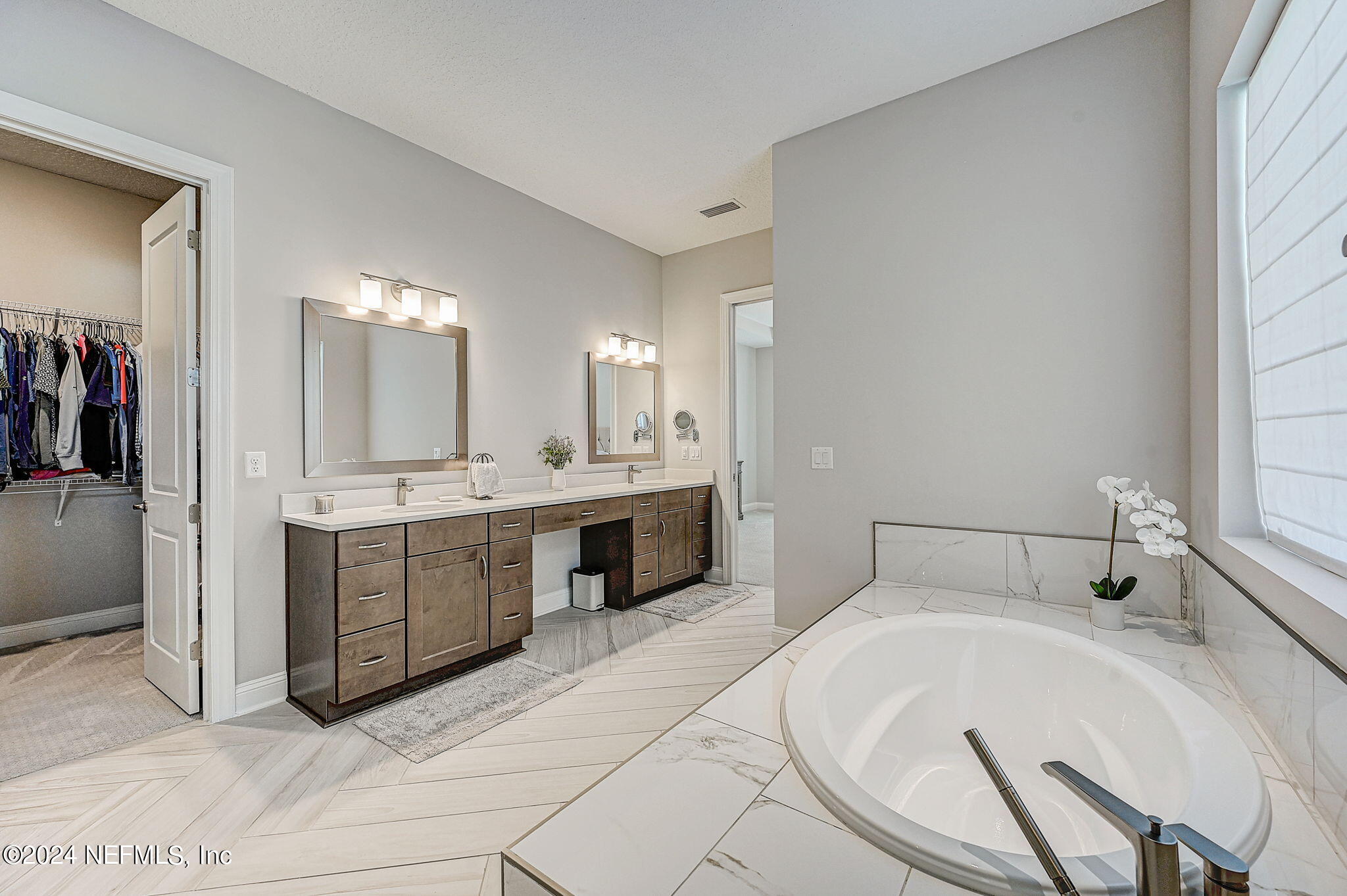 137 TRADESMAN Lane