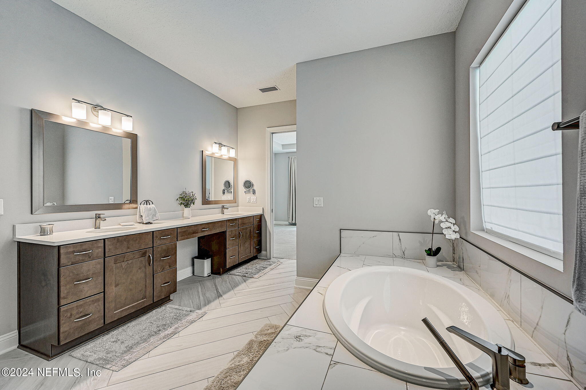 137 TRADESMAN Lane