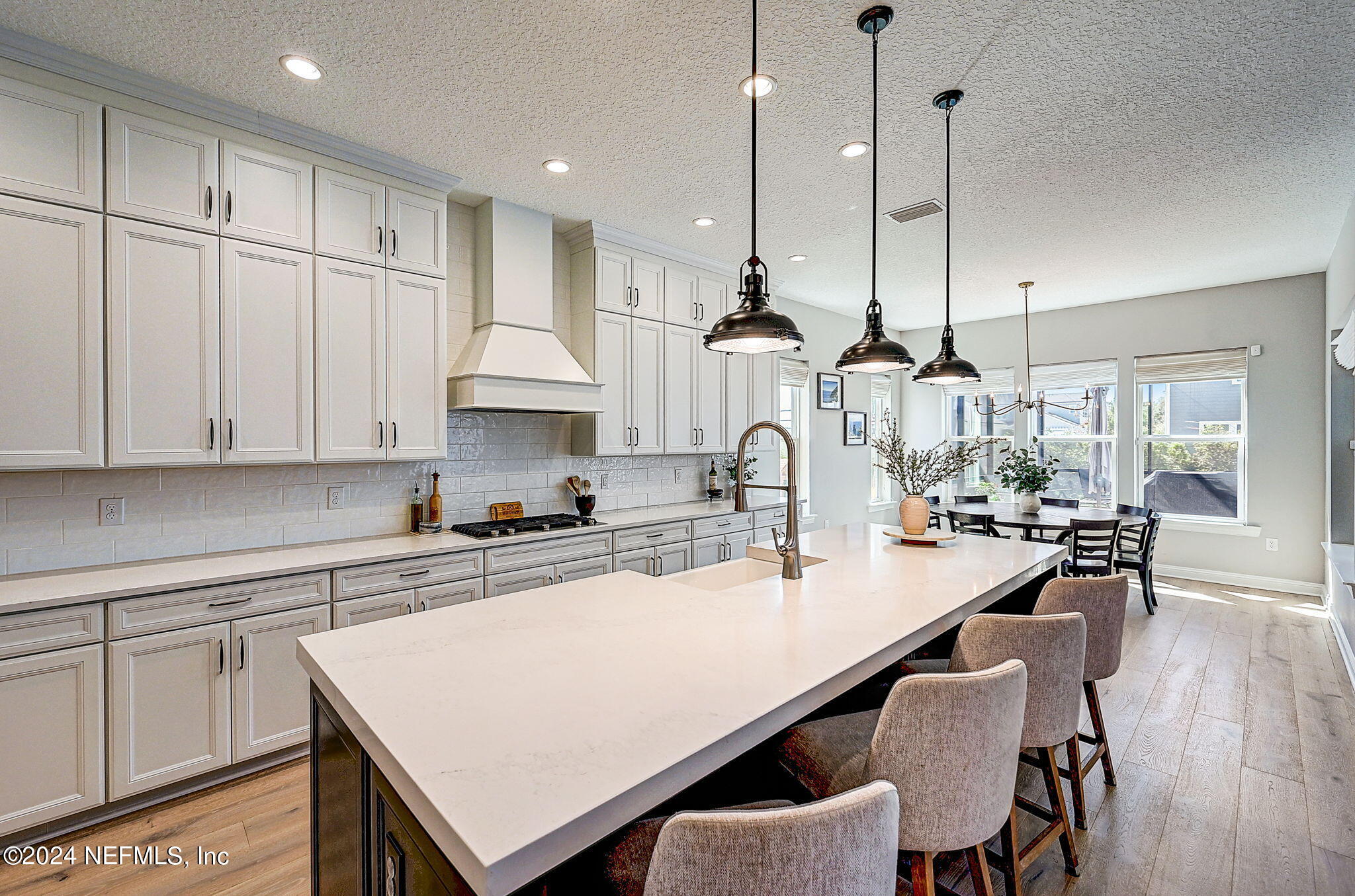 137 TRADESMAN Lane