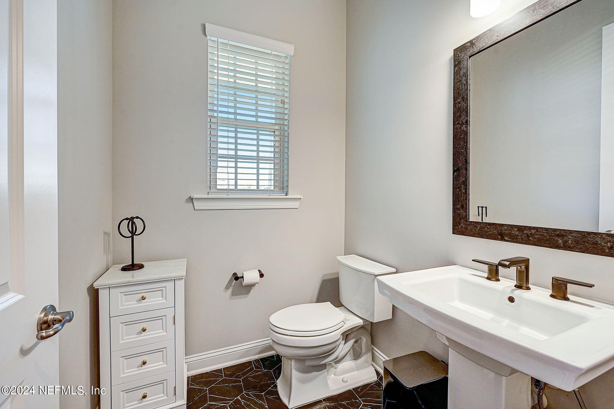137 TRADESMAN Lane