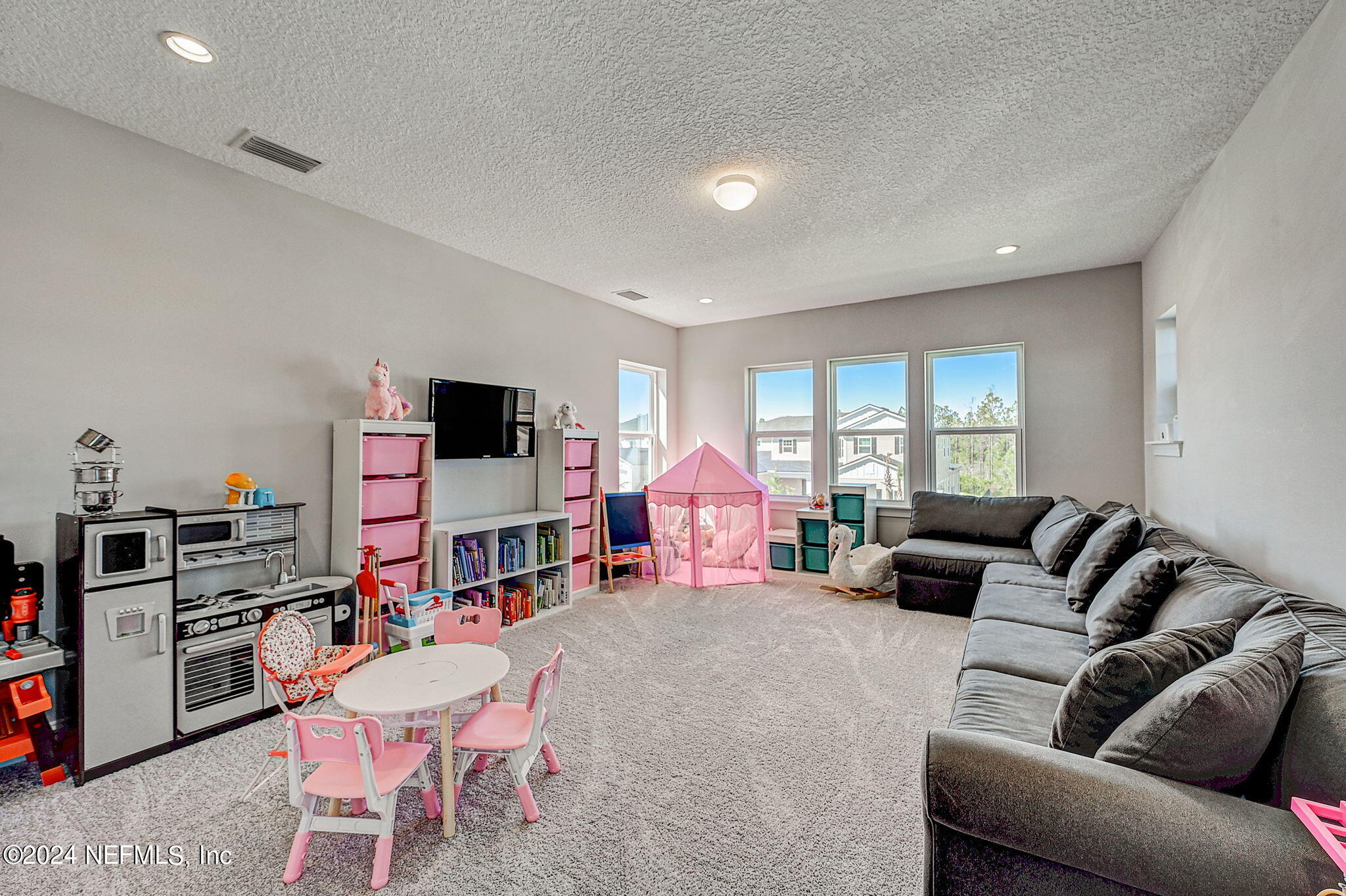 137 TRADESMAN Lane