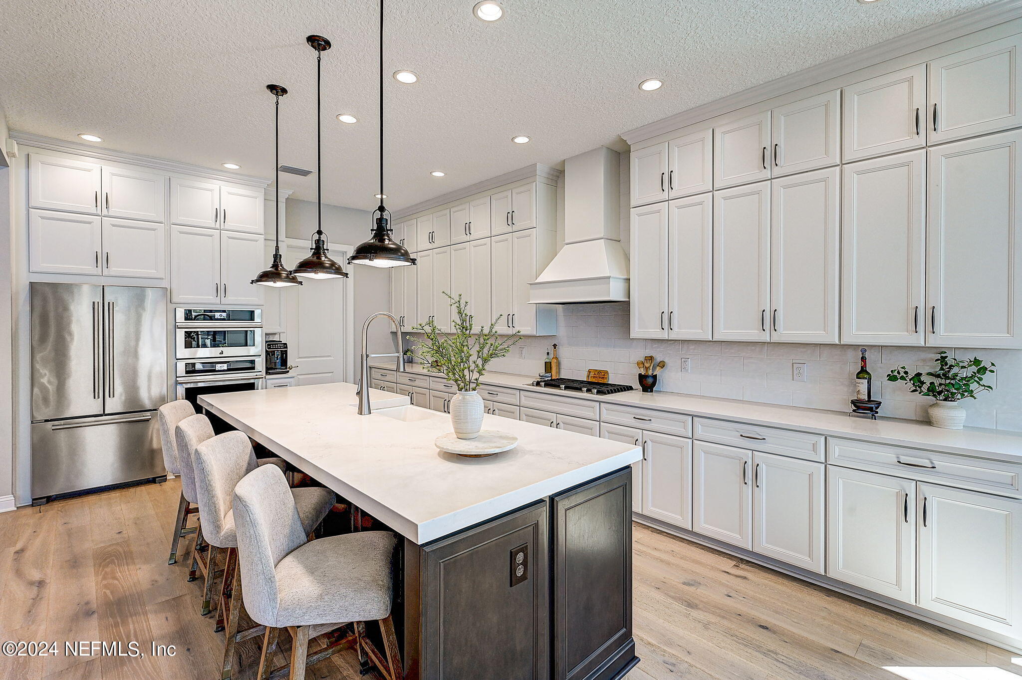 137 TRADESMAN Lane