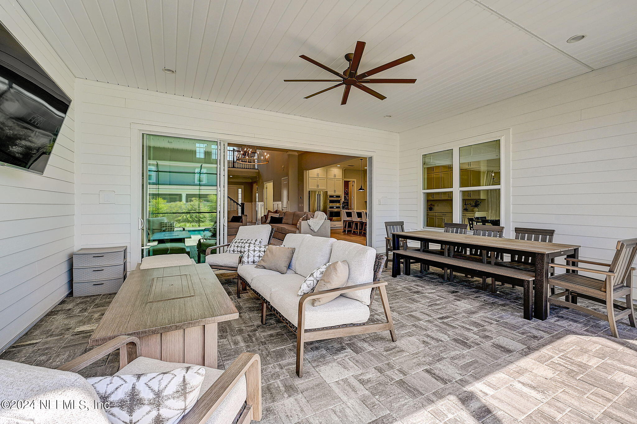 137 TRADESMAN Lane