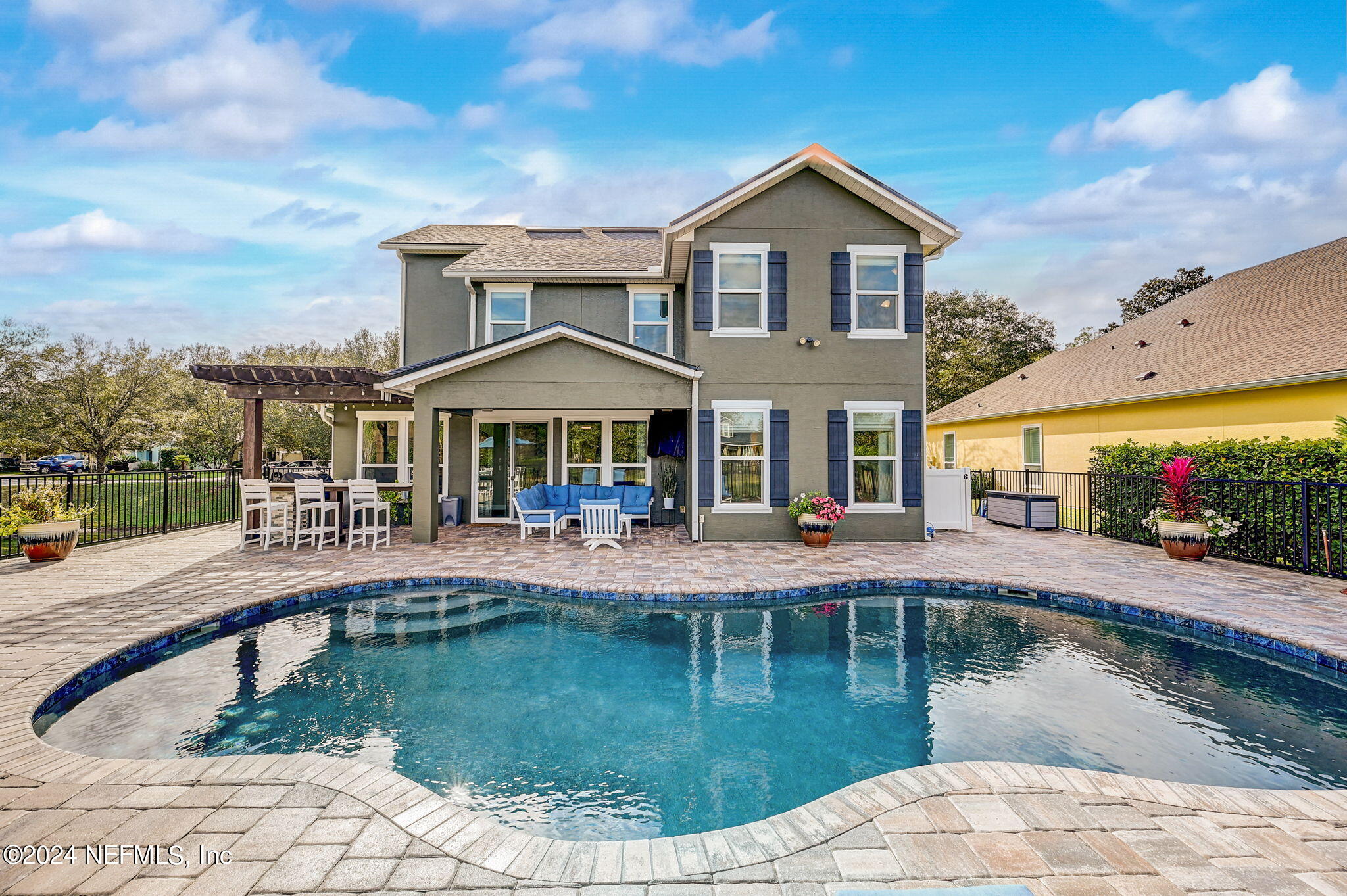 206 N SAXXON Road