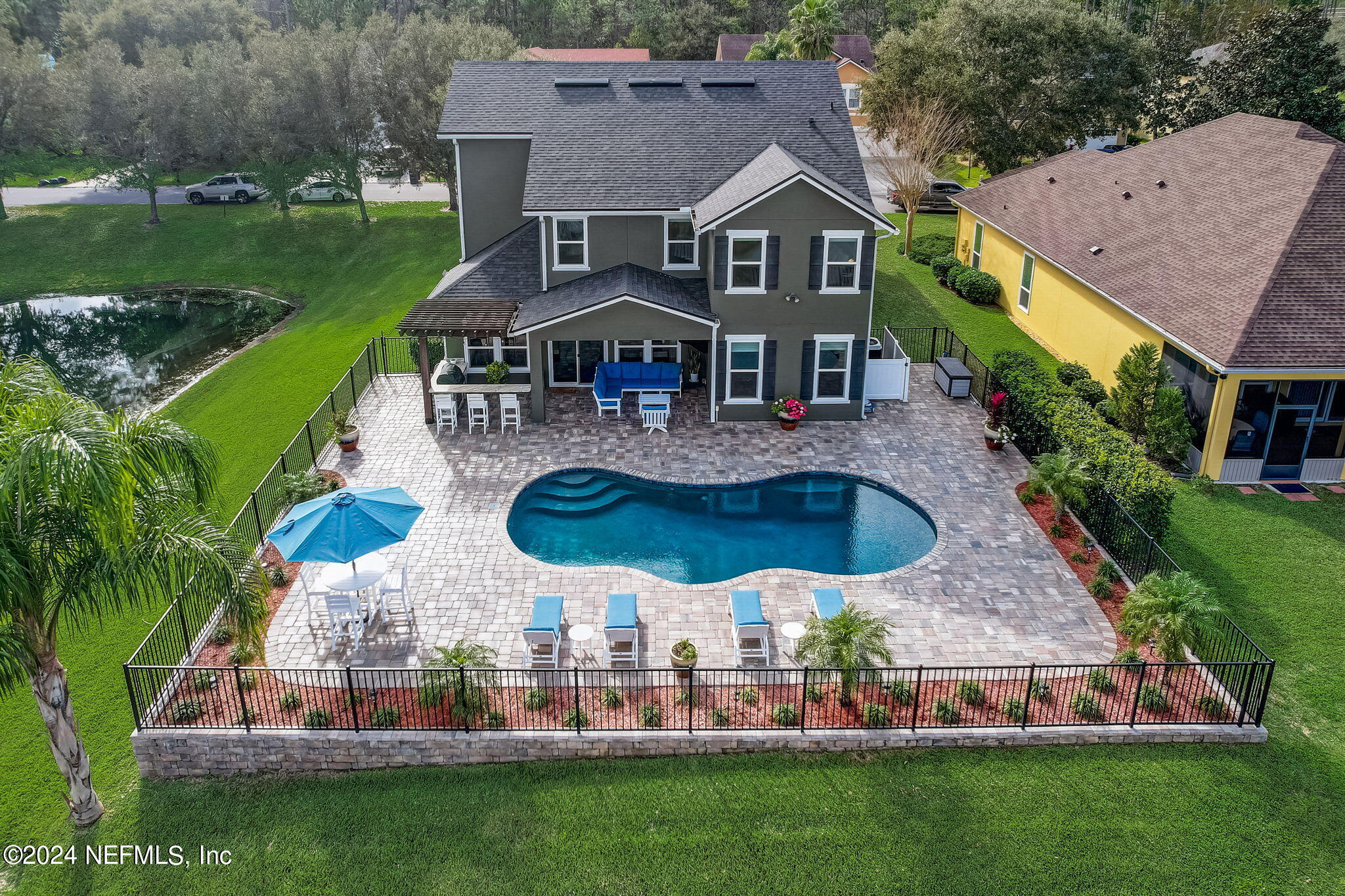 206 N SAXXON Road