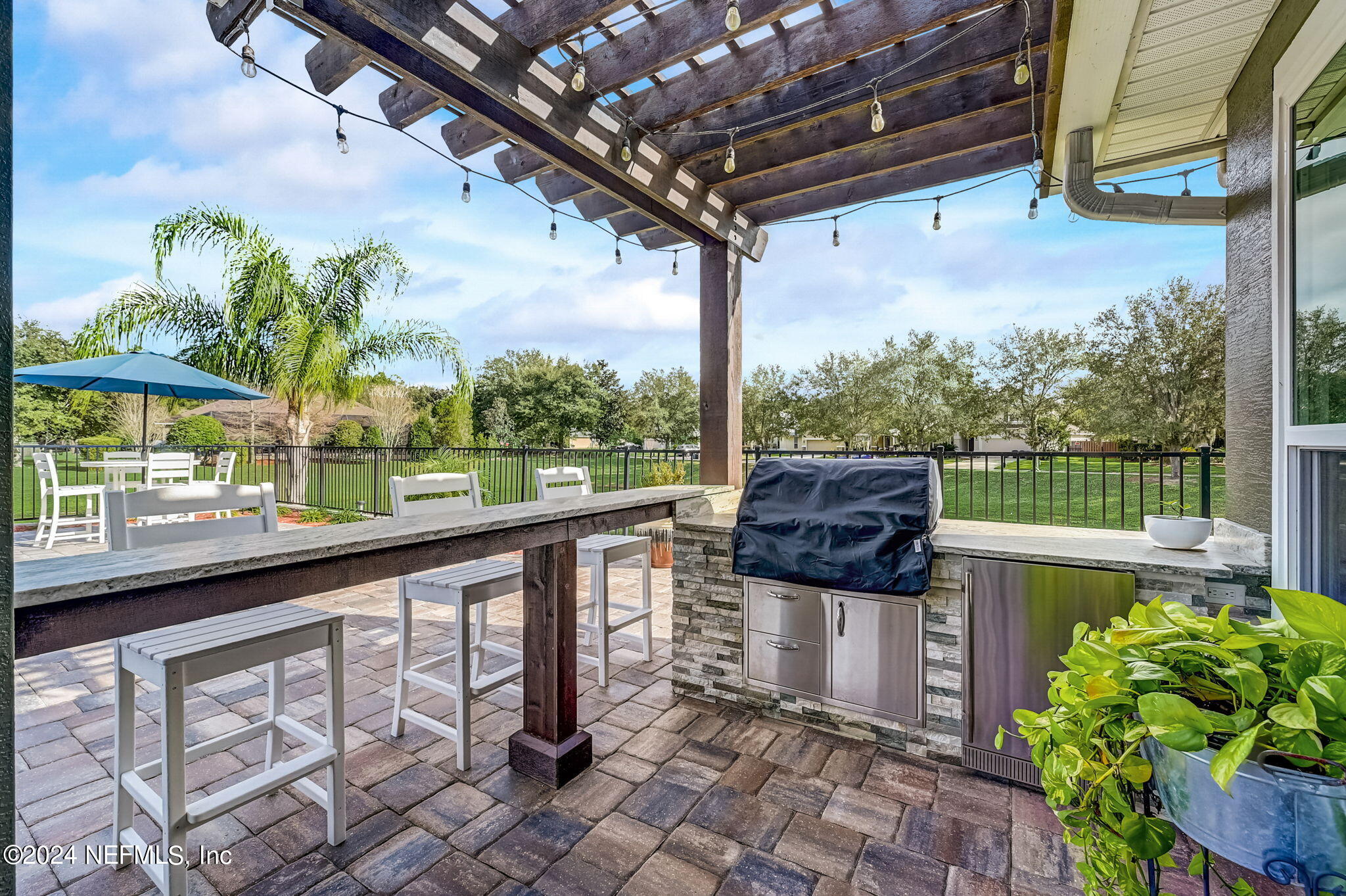 206 N SAXXON Road