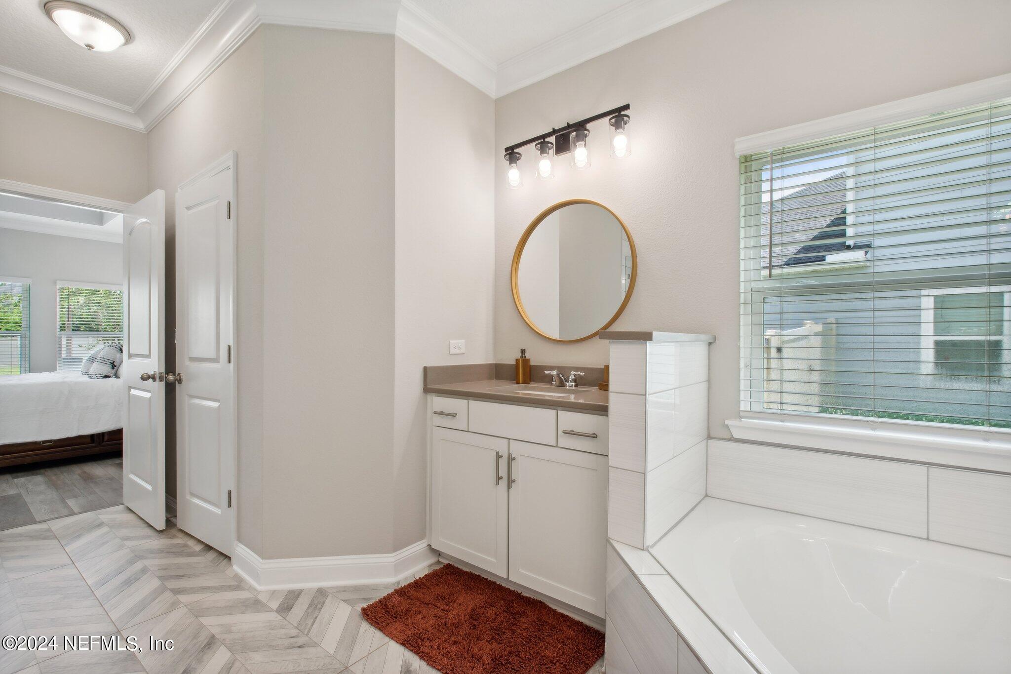 106 LUCERNE Court