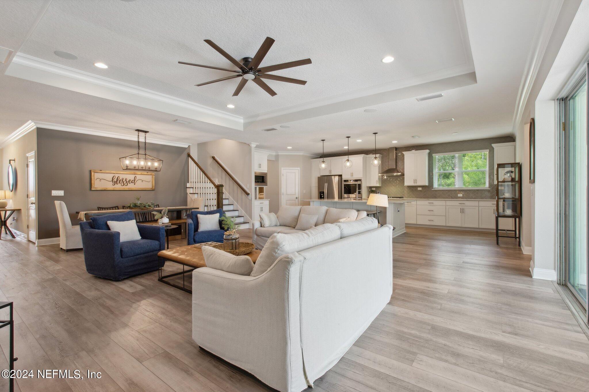 106 LUCERNE Court