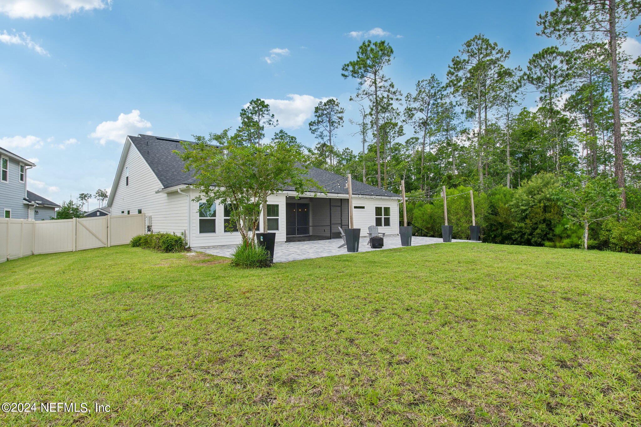 106 LUCERNE Court
